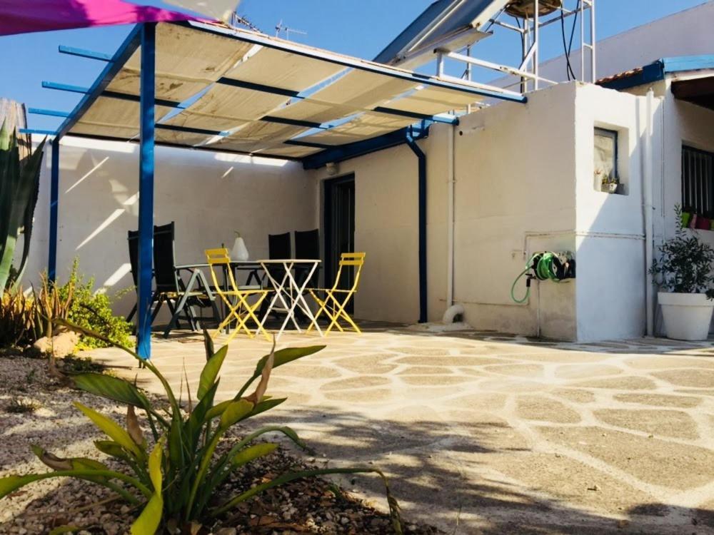 Apartment Artist In Dromolaxia *